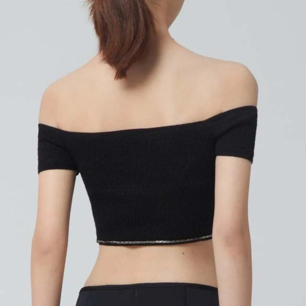 WELLDONE Smocked Off Shoulder Chain Crop Top Cami